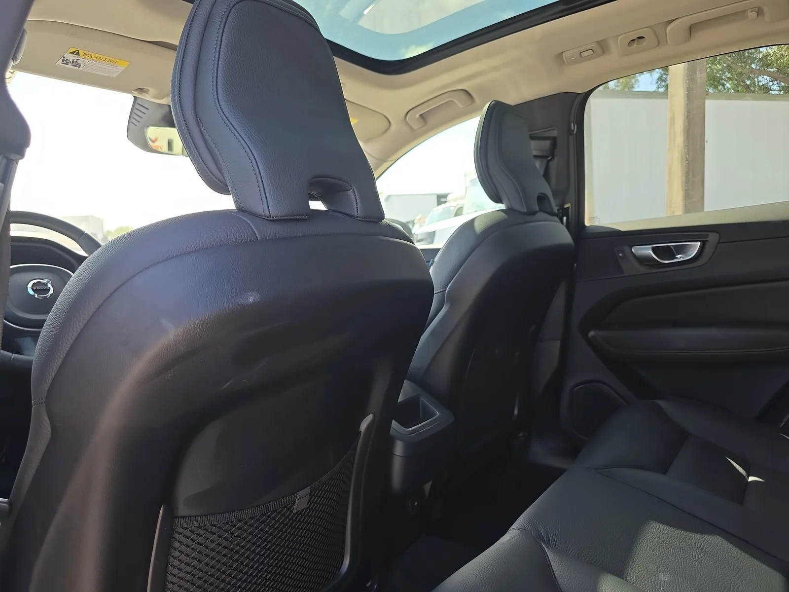 2024 Volvo XC60 Plus Dark Theme photo 17