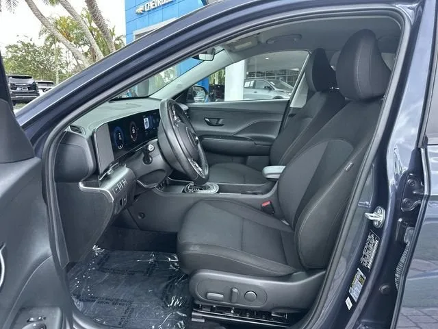 2025 Hyundai Kona SEL photo 30