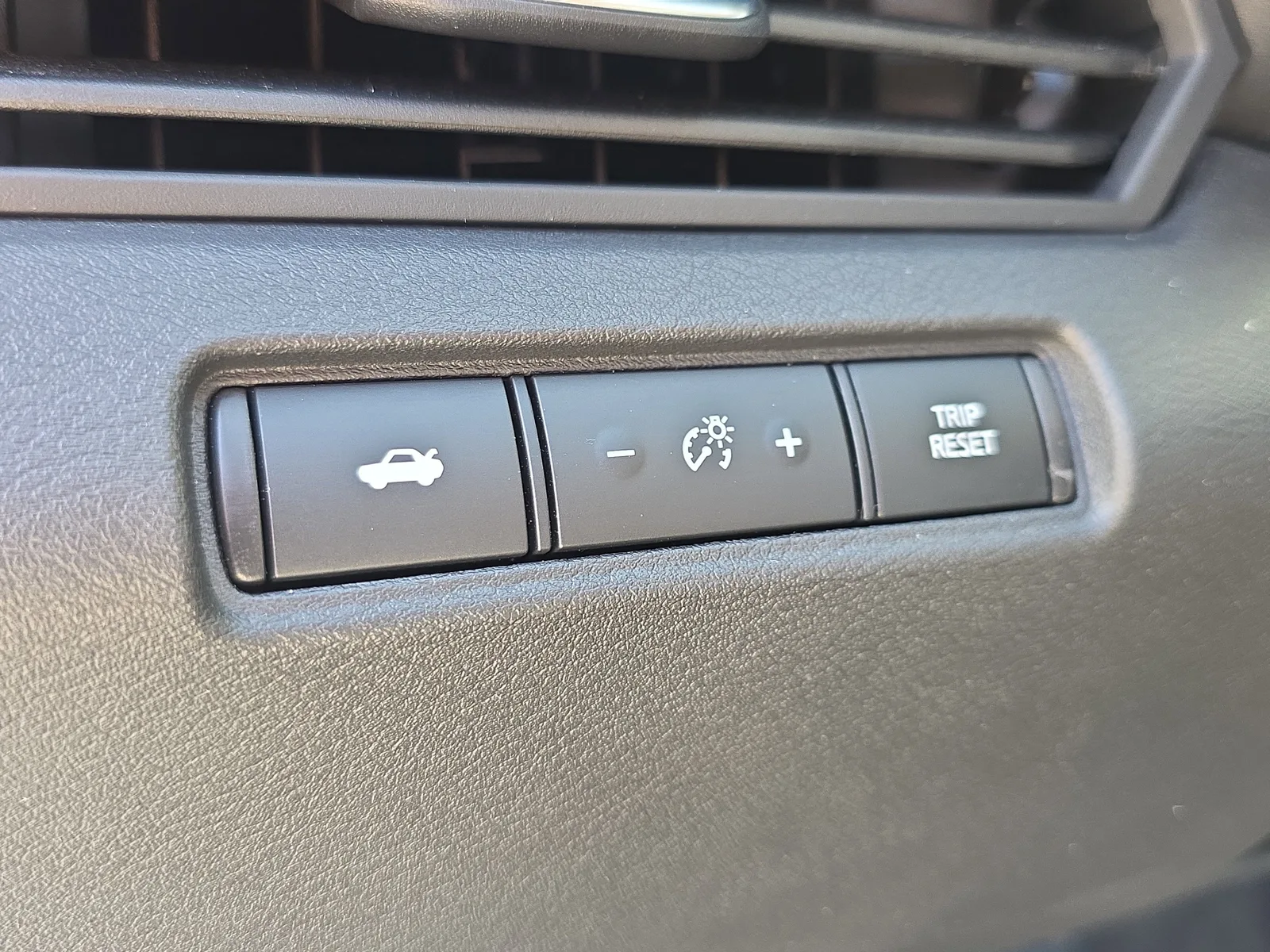 2025 Nissan Altima SR photo 26
