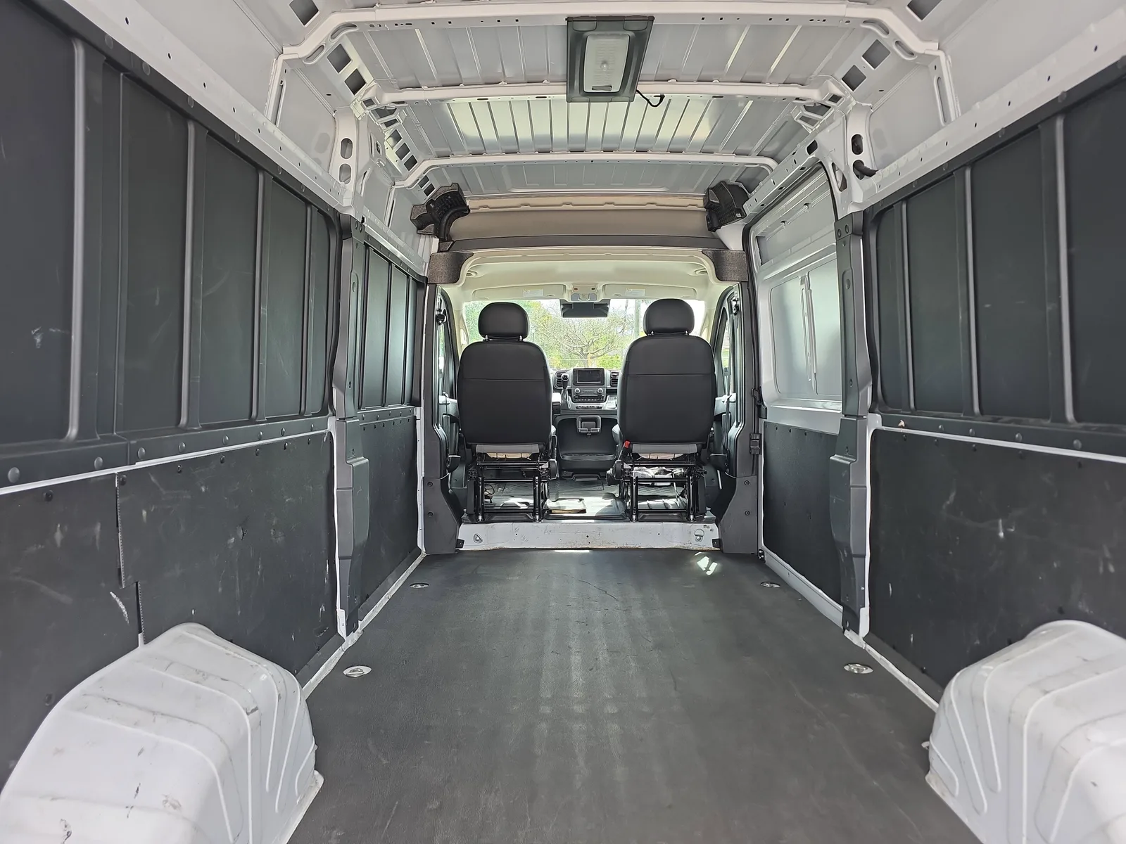 2025 RAM ProMaster Cargo Van Tradesman photo 12