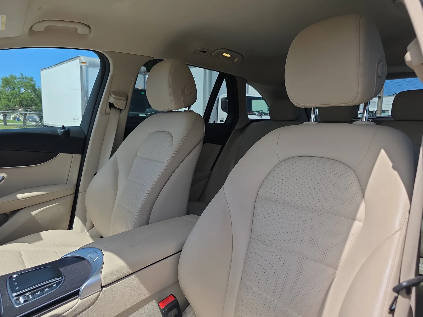 2022 Mercedes-Benz GLC GLC 300 photo 25