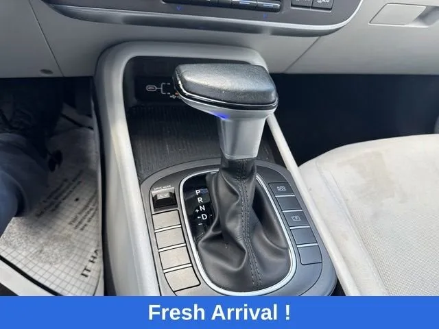 2025 Hyundai Kona SEL photo 8