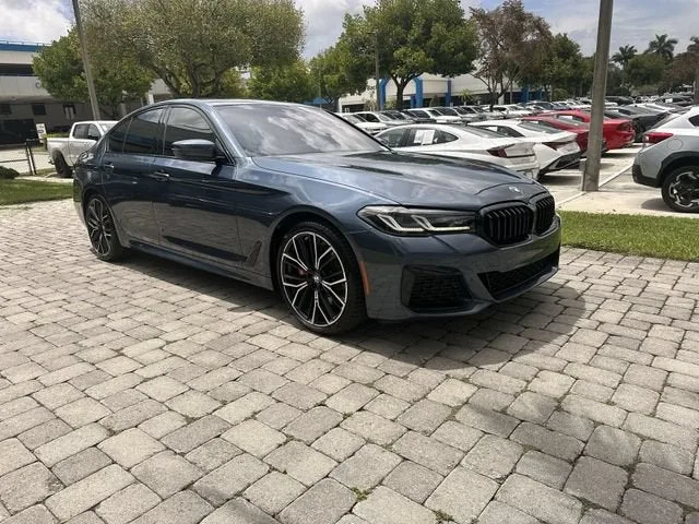 2023 BMW 5 Series 530i photo 16