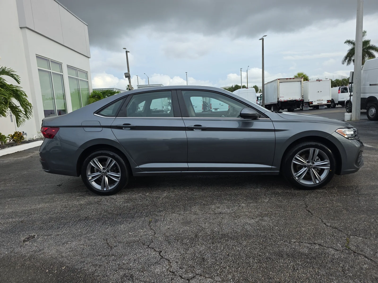 2024 Volkswagen Jetta SE photo 8