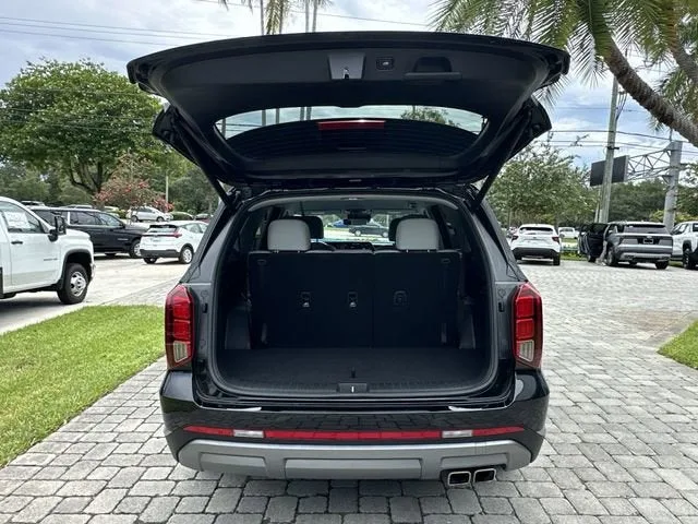 2025 Hyundai Palisade SEL photo 28