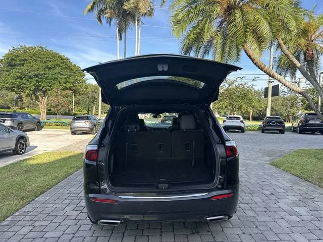 2023 Buick Enclave Essence photo 28