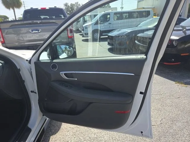 2023 Hyundai Sonata SEL Plus photo 13