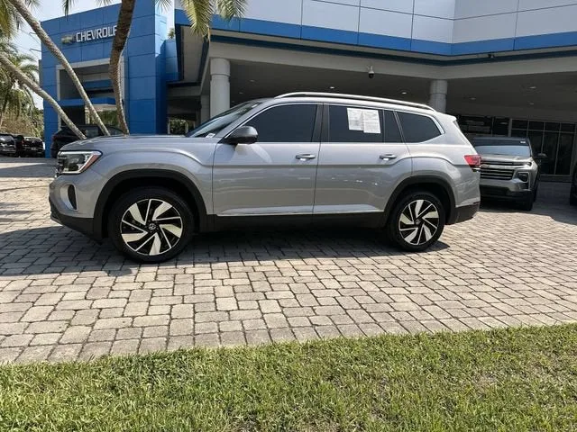 2024 Volkswagen Atlas 2.0T SEL photo 32