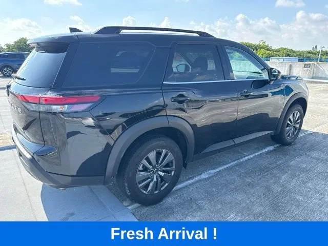 2025 Nissan Pathfinder SV photo 14