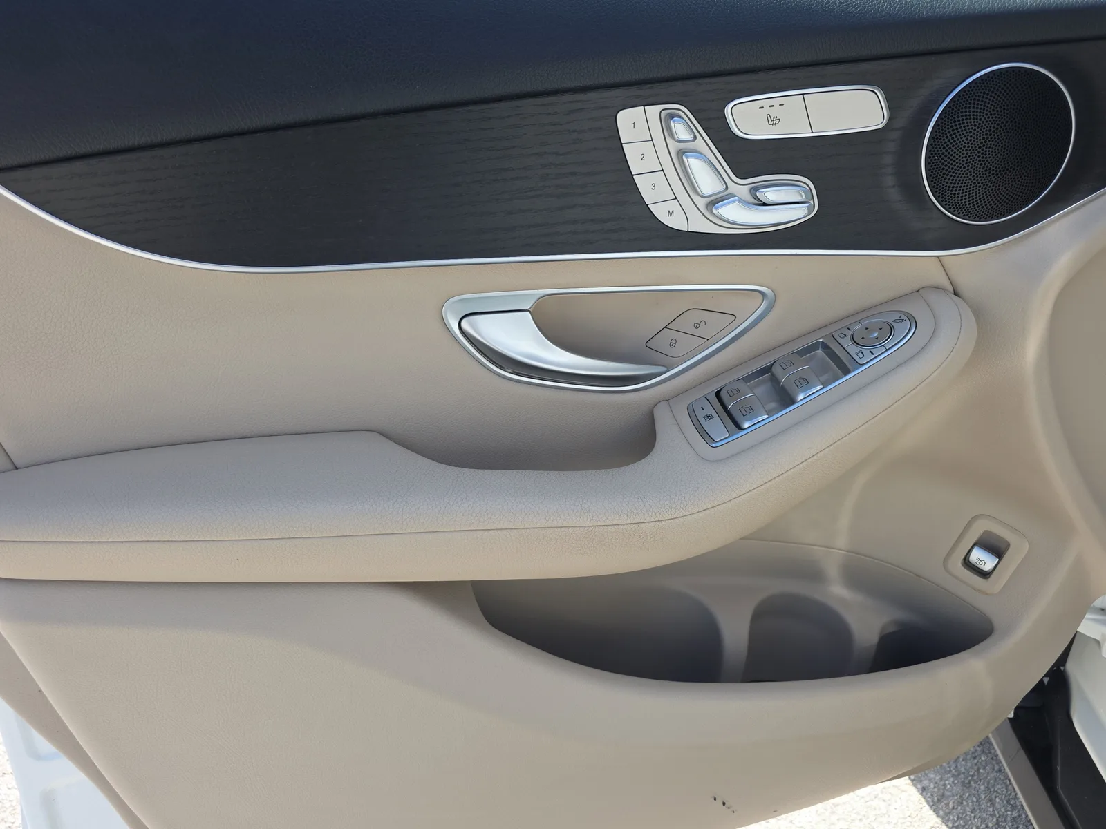 2022 Mercedes-Benz GLC GLC 300 photo 21