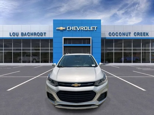 2022 Chevrolet Trax LT photo 3