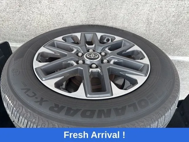 2022 Toyota Tundra 4WD Limited photo 19