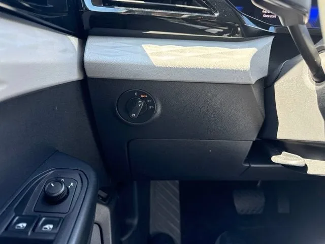 2022 Volkswagen Taos S photo 9