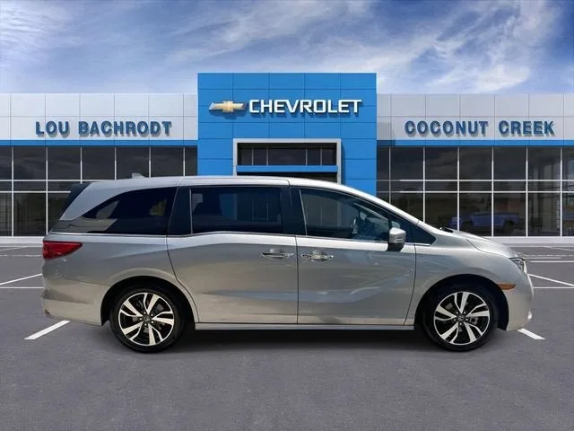 2023 Honda Odyssey Touring photo 9