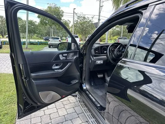 2023 Mercedes-Benz GLS GLS 580 photo 22