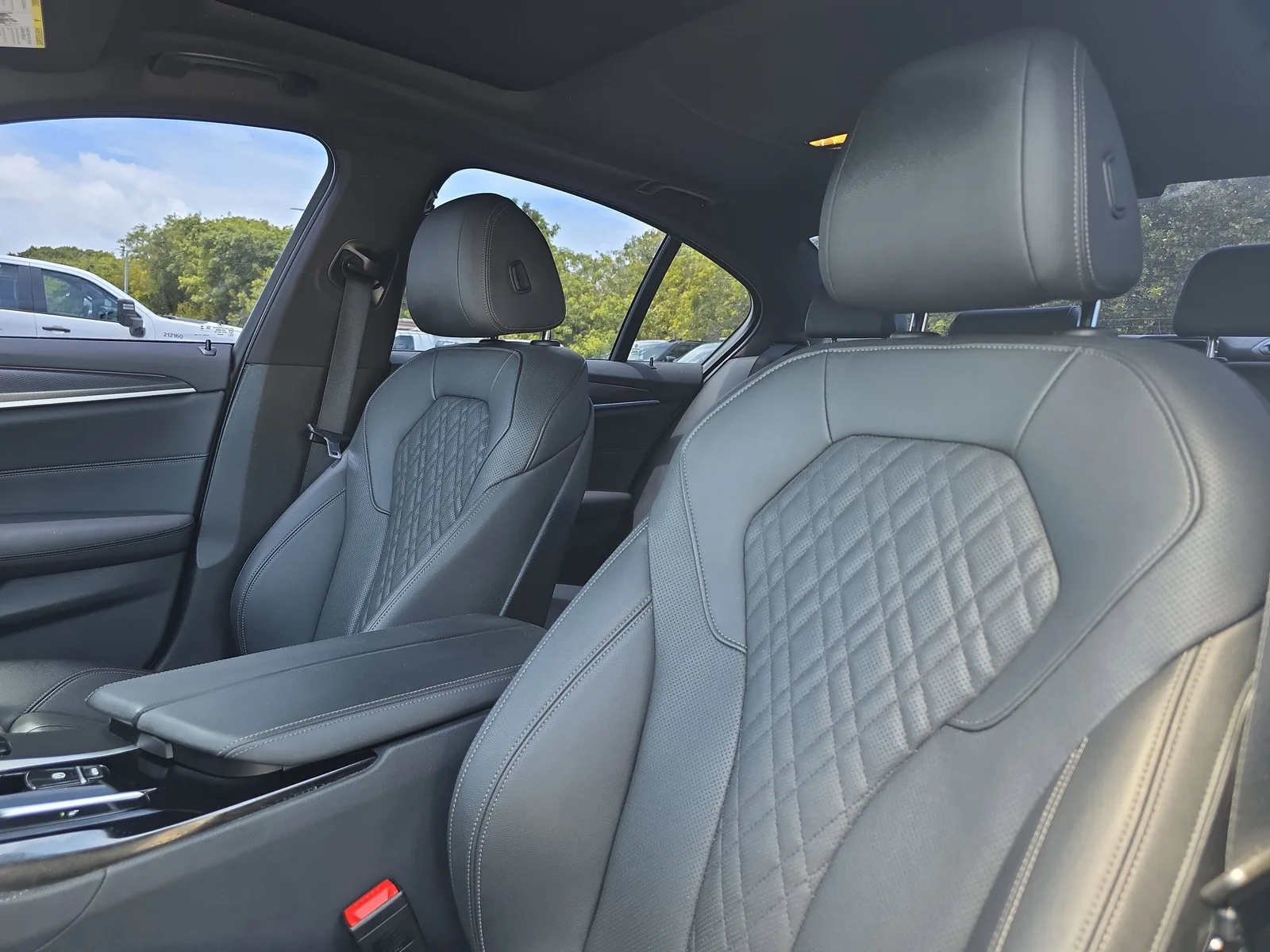 2023 BMW 5 Series 530i photo 23