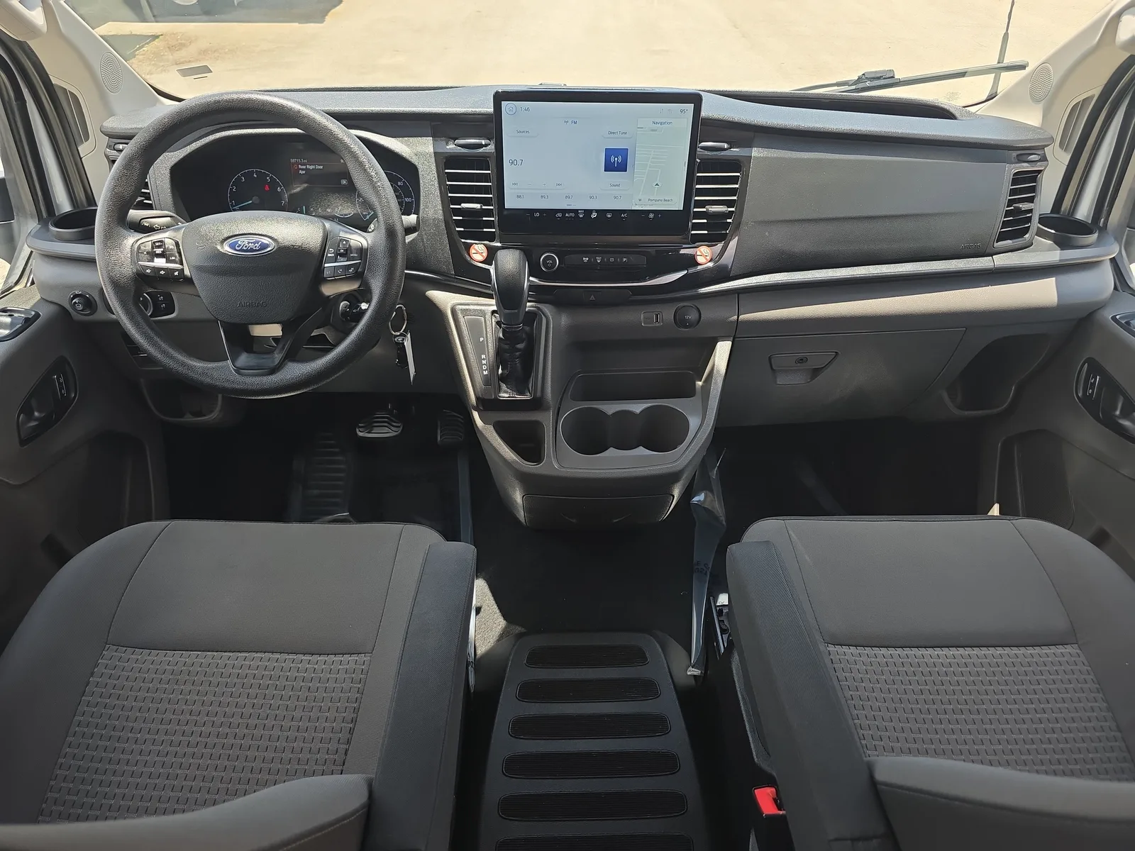2024 Ford Transit Passenger Wagon XL photo 17