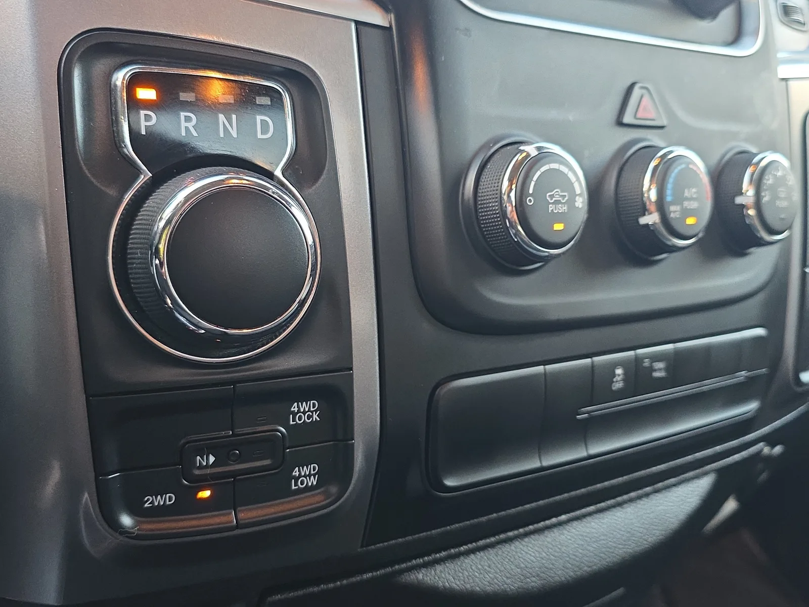 2024 RAM 1500 Classic SLT photo 32