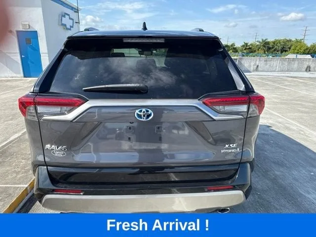 2023 Toyota RAV4 Hybrid XSE photo 17