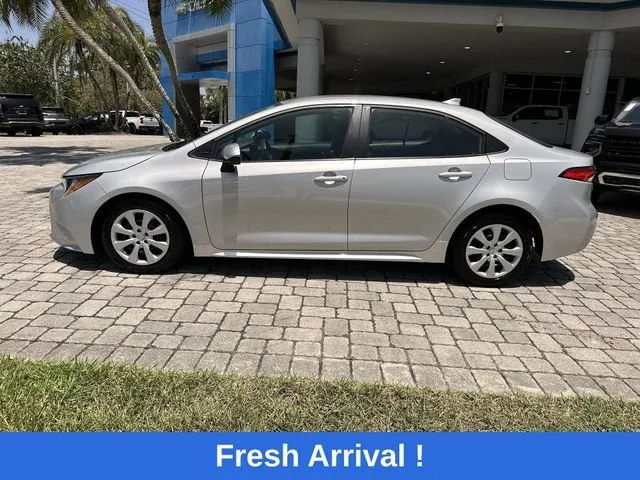 2024 Toyota Corolla LE photo 31