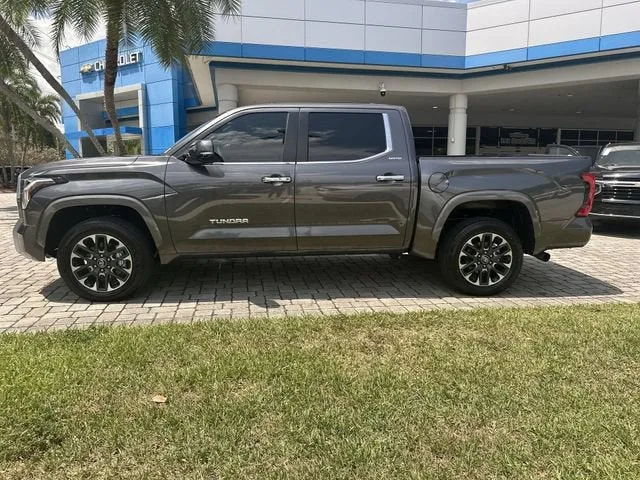 2025 Toyota Tundra 4WD Limited photo 32