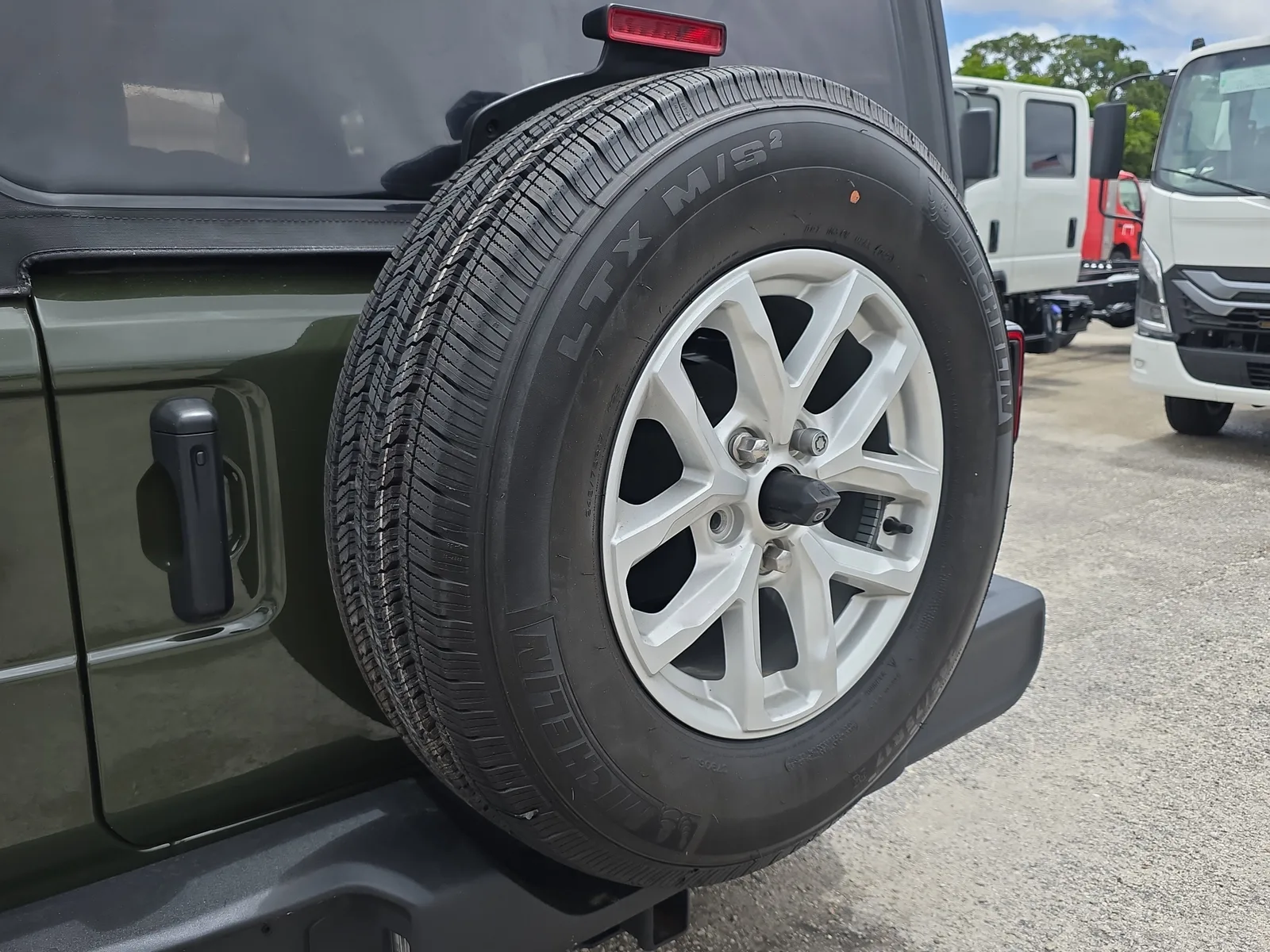 2023 Jeep Wrangler Sport S photo 9