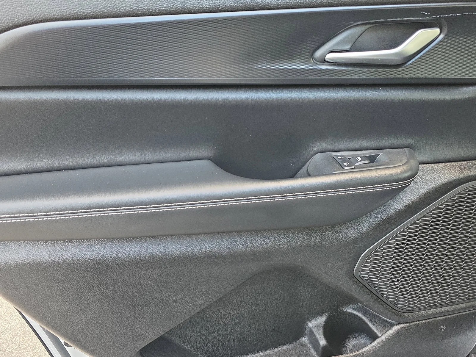 2023 Jeep Grand Cherokee L Altitude photo 12