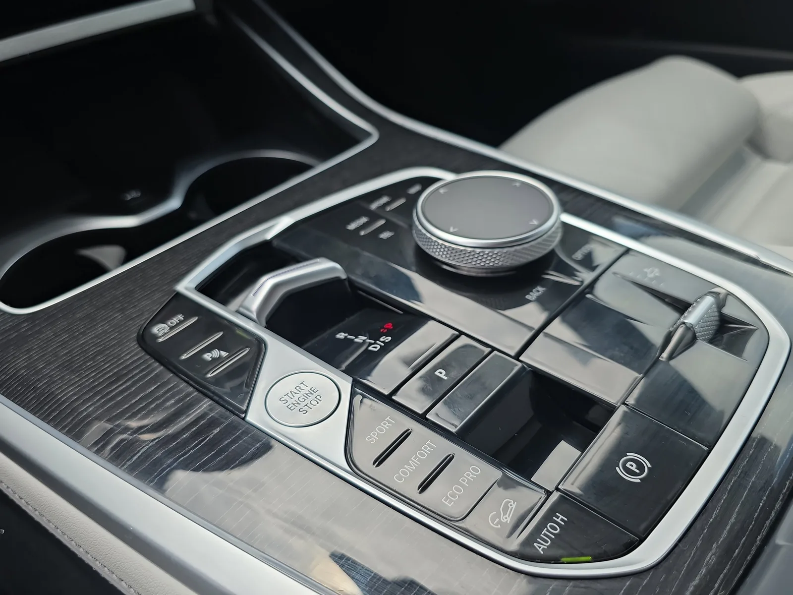 2023 BMW X7 xDrive40i photo 32