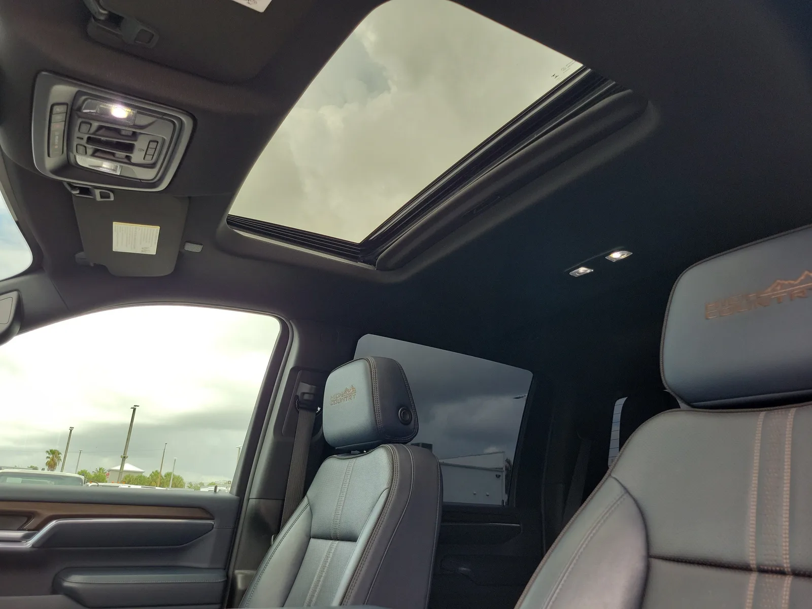 2024 Chevrolet Silverado 2500 HD High Country photo 21