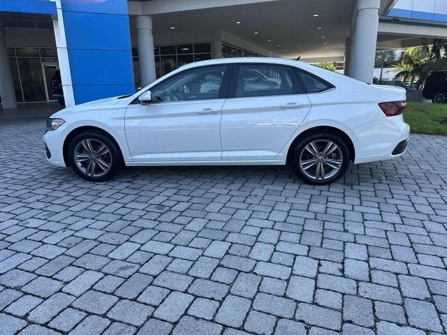 2024 Volkswagen Jetta SE photo 33