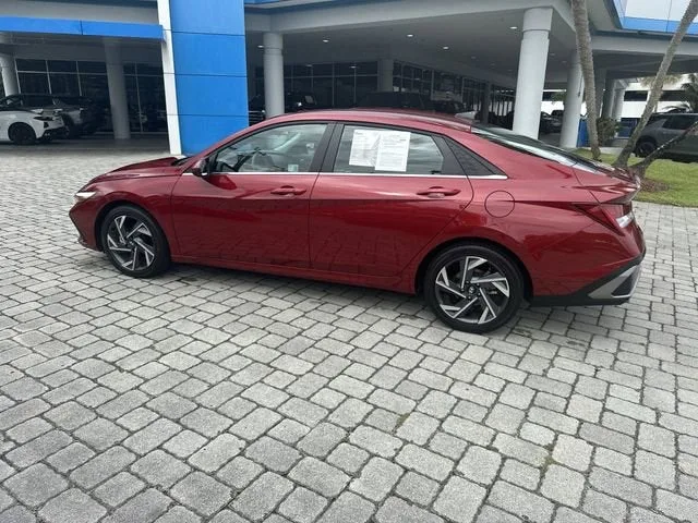 2025 Hyundai Elantra SEL Convenience photo 32
