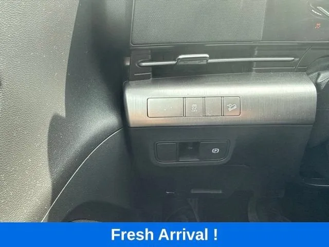 2025 Hyundai Kona SEL photo 9
