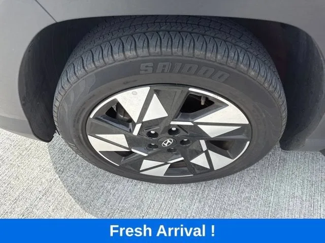 2025 Hyundai Kona SEL photo 18