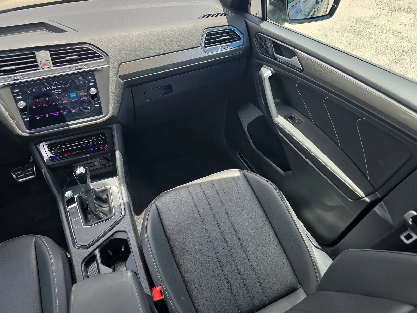 2023 Volkswagen Tiguan SE R-Line Black photo 19