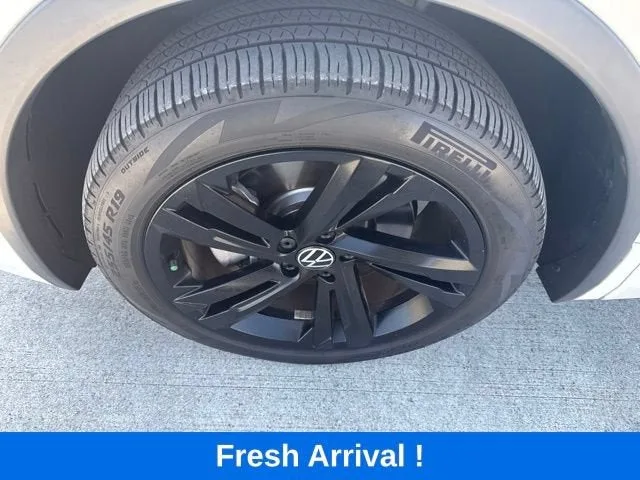2023 Volkswagen Tiguan SE R-Line Black photo 19