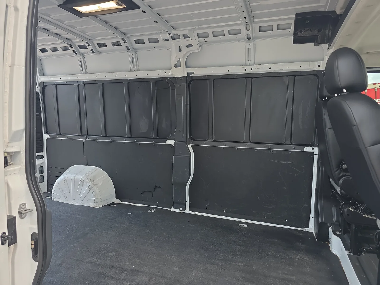 2025 RAM ProMaster Cargo Van Tradesman photo 15