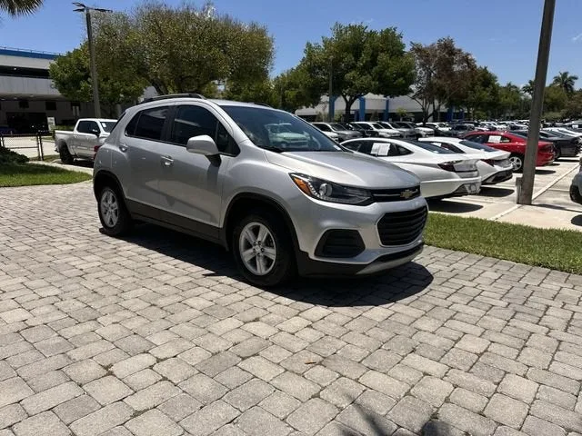 2022 Chevrolet Trax LT photo 16