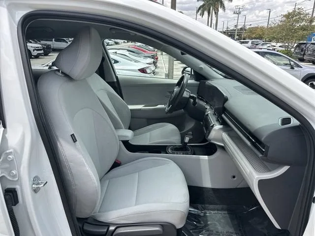2025 Hyundai Kona SEL photo 29