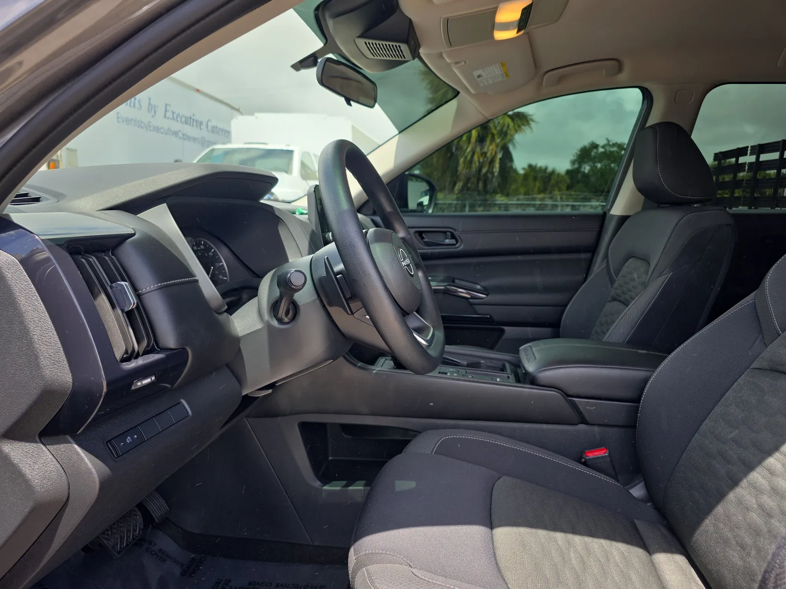 2024 Nissan Pathfinder S photo 25