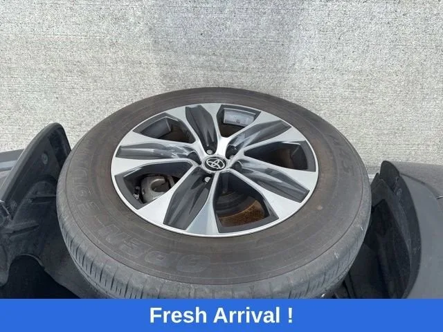 2024 Toyota Highlander LE photo 18