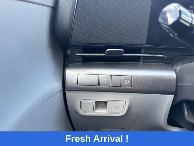 2025 Hyundai Kona SEL photo 9
