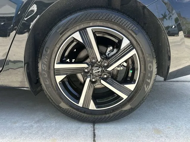 2024 Nissan Sentra SV photo 11