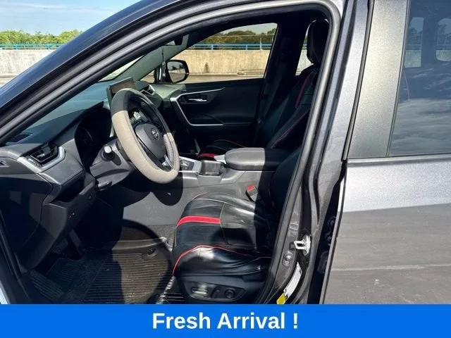 2023 Toyota RAV4 Hybrid XSE photo 2