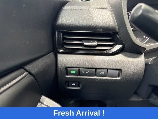 2024 Nissan Sentra SV photo 9