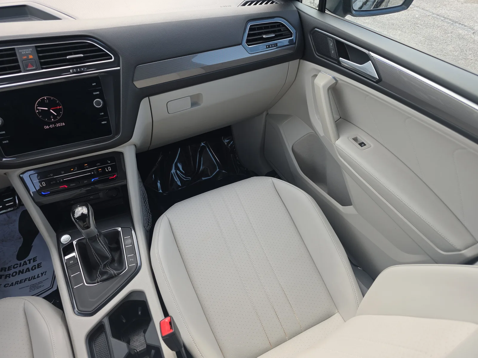 2023 Volkswagen Tiguan SE R-Line Black photo 19