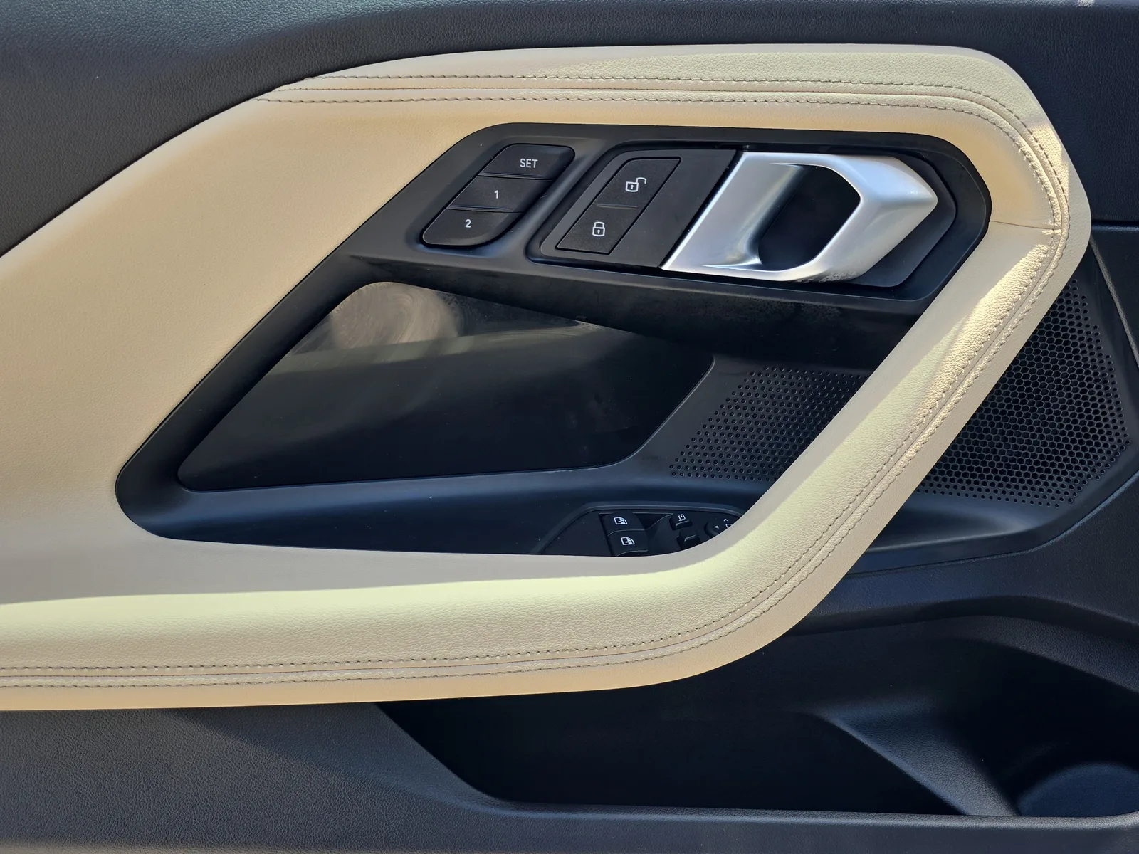 2025 BMW 2 Series 230i photo 19