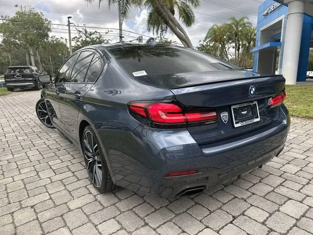 2023 BMW 5 Series 530i photo 12
