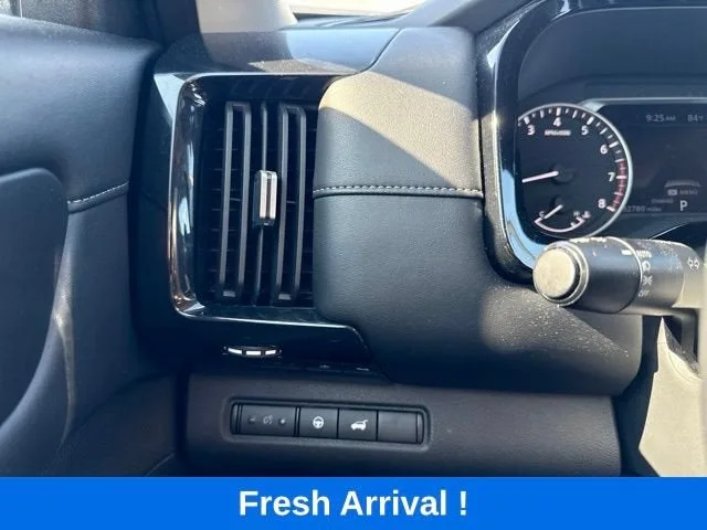2025 Nissan Pathfinder SV photo 10