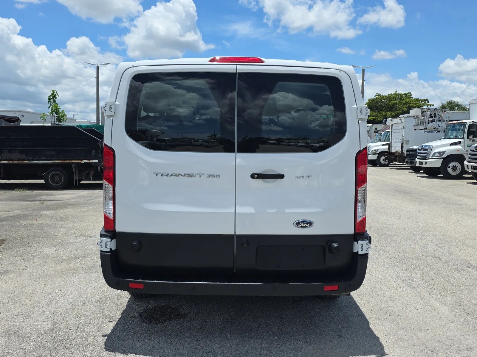 2024 Ford Transit Passenger Wagon XL photo 6