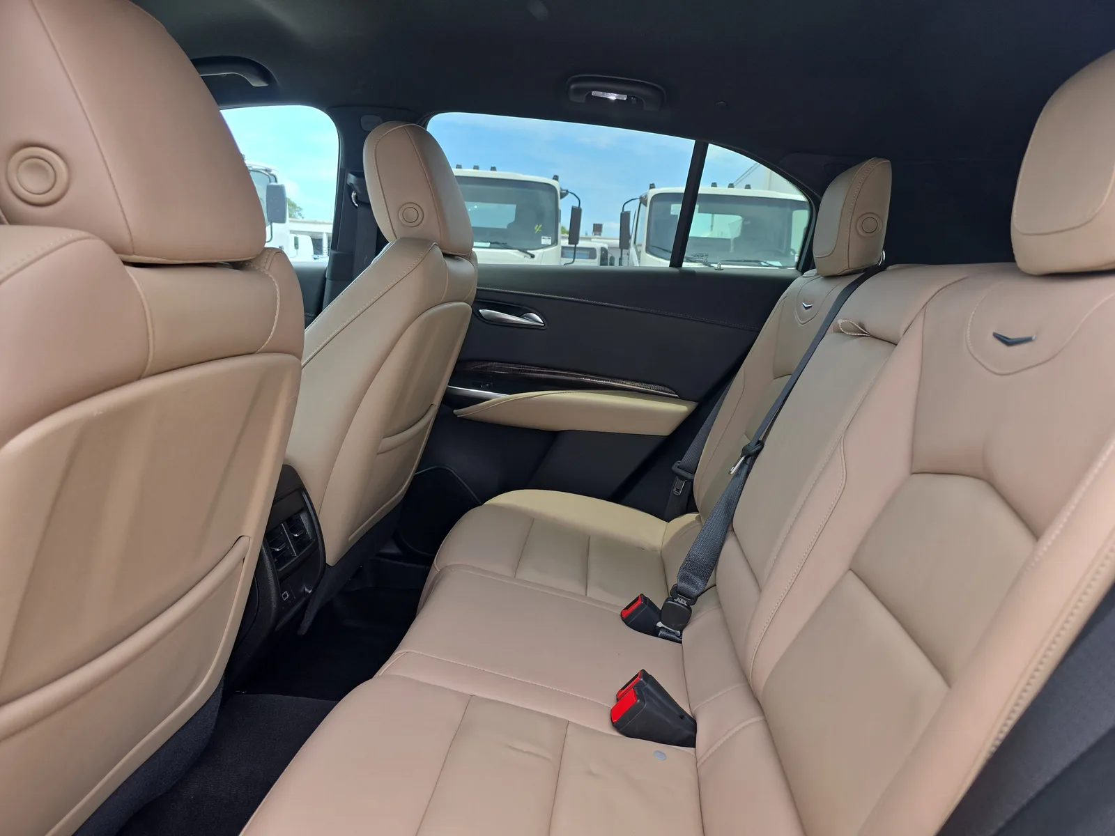 2025 Cadillac XT4 Premium Luxury photo 16